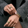 Bague Noor de Mia porté sur mannequin