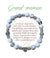 Bracelet Earth Angel « Grand-maman » à perles blanches et grises, avec sa présentation en français.