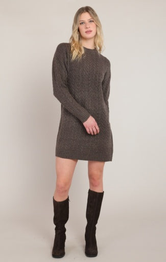 Robe en tricot torsadé Dex, coloris châtaignier, vêtement porté en tenue