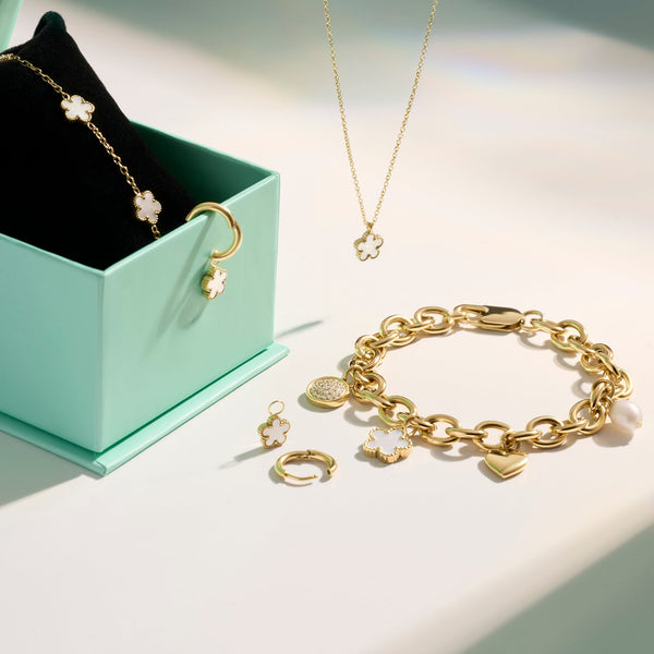 Bracelet Nellie de Mia, présentation avec d’autres bijoux de la collection