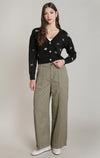 Cardigan à fleurs brodées Dex, coloris noir, vêtement porté en tenue
