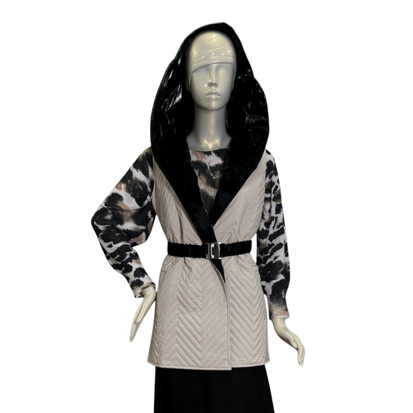 Veste réversible sans manches La Maison du Bleuet beige et noire avec capuchon matelassé et ceinture ajustée