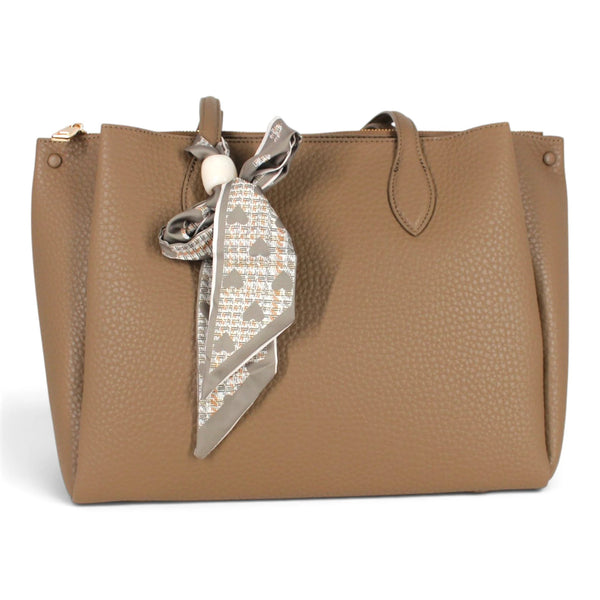 Sac à main Maison Taïga Évasion en PVC beige grainé avec foulard décoratif à motifs cœurs et compartiments intérieurs