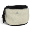 Sac banane Maison Taïga Deluxe en sherpa crème et cuir noir avec fermeture éclair argentée et logo métallique