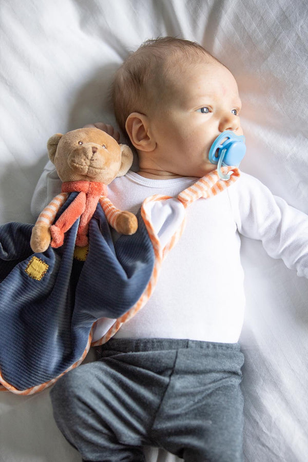 Mavi – Doudou avec boîte cadeau de Bukowski Bears