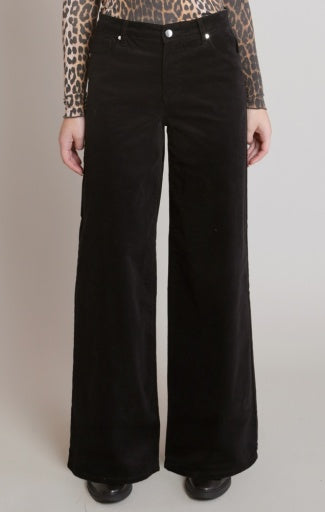 Pantalon en velours côtelé Dex, coloris noir, vêtement porté