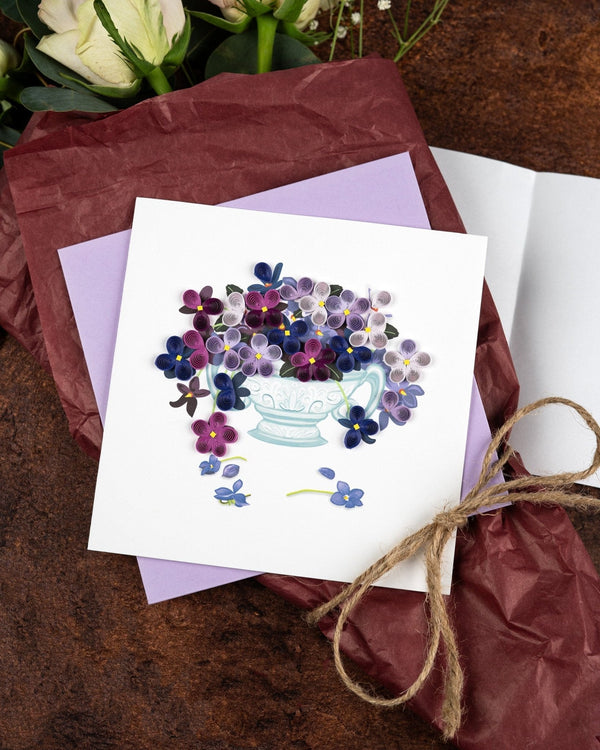 Carte de vœux bouquet de violettes en papier roulé