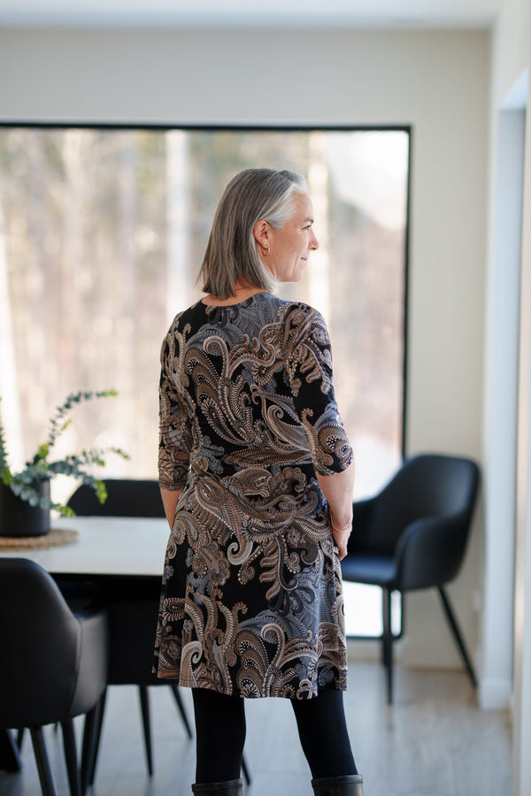 Robe Mattawin Paisley
