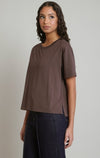 T-shirt essentiel à manches courtes Dex, coloris brun, vêtement porté en tenue
